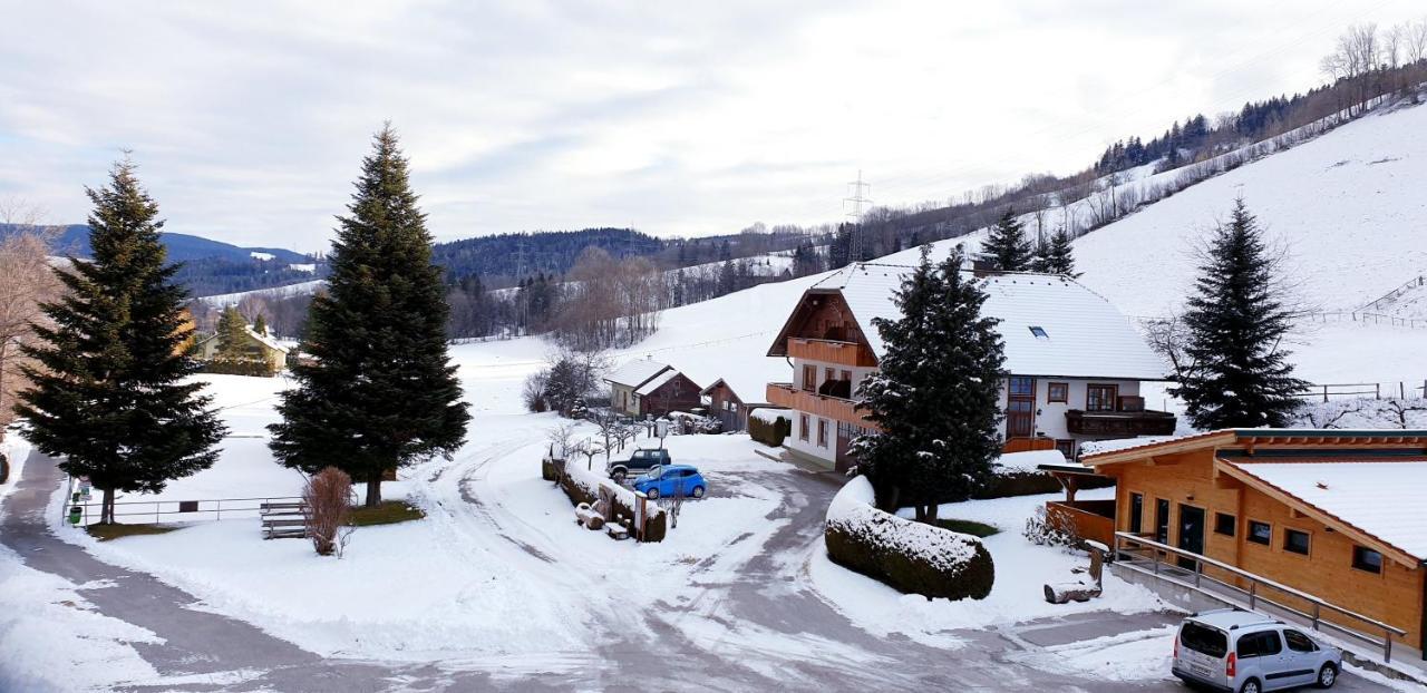 Hotel Hubertushof à Trattenbach  Extérieur photo