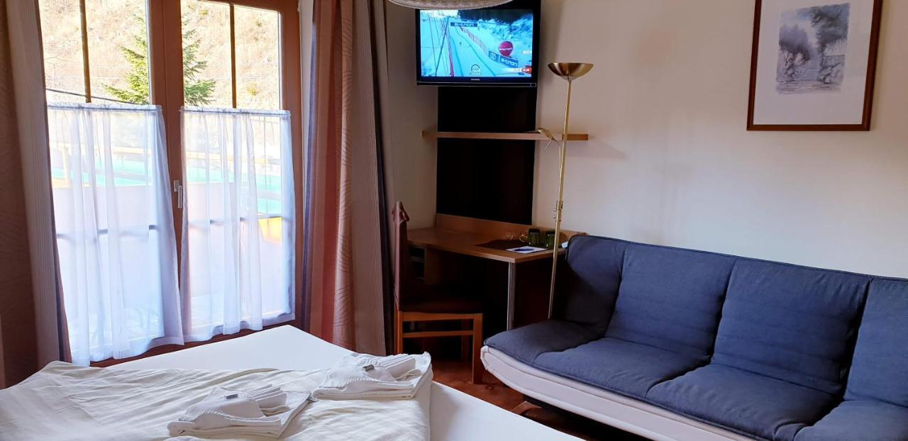 Hotel Hubertushof à Trattenbach  Extérieur photo