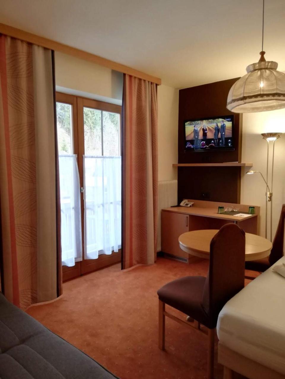 Hotel Hubertushof à Trattenbach  Extérieur photo