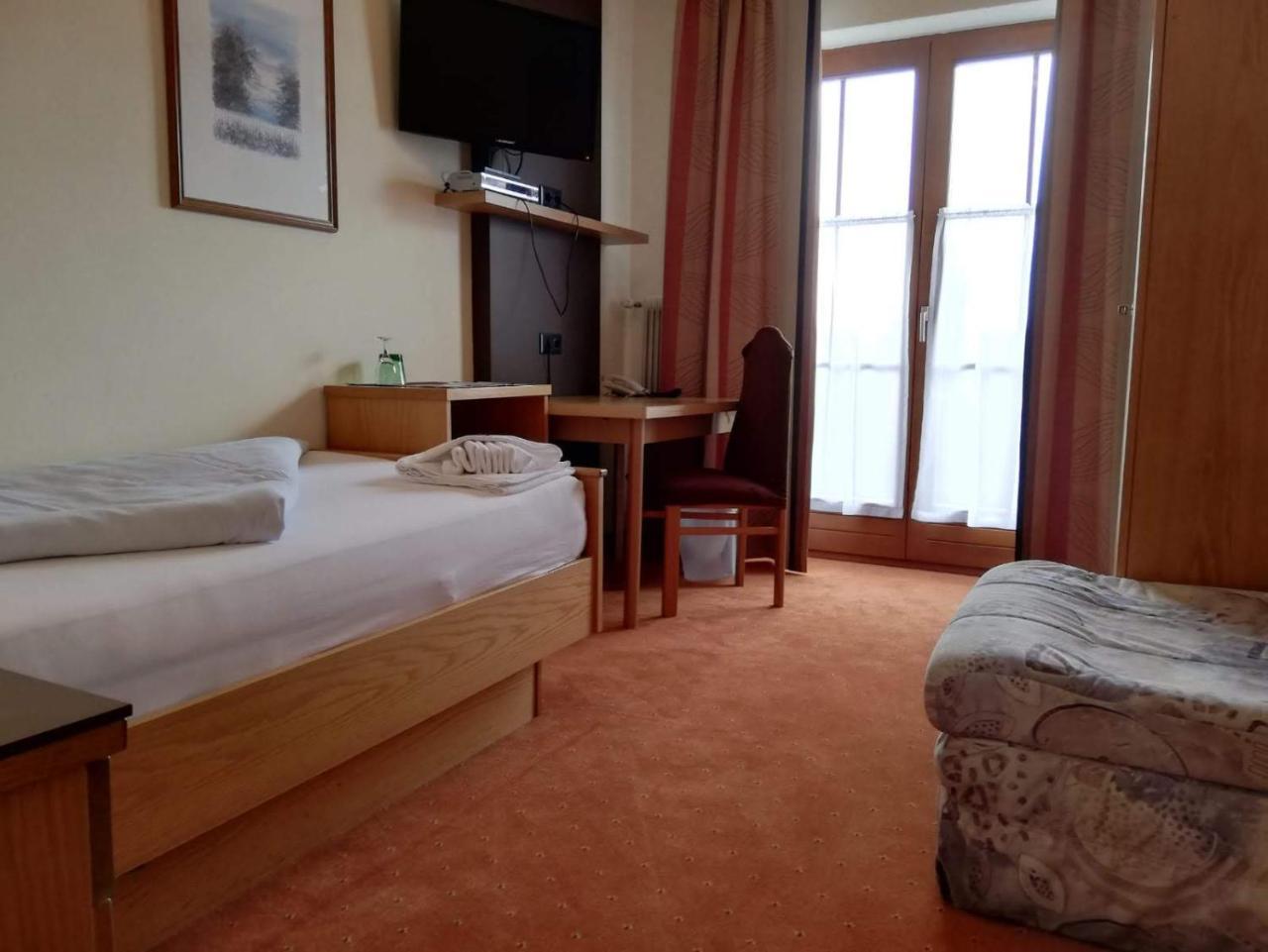 Hotel Hubertushof à Trattenbach  Extérieur photo